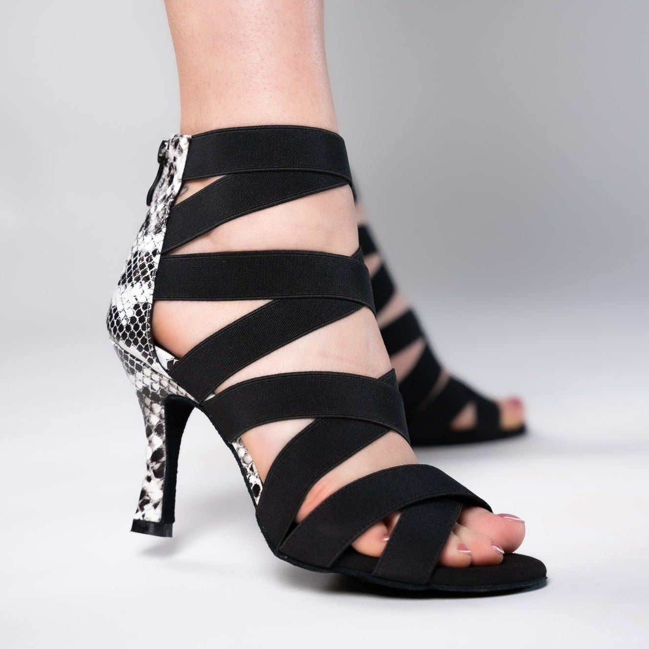 Andrea Cobos Snake Vogue