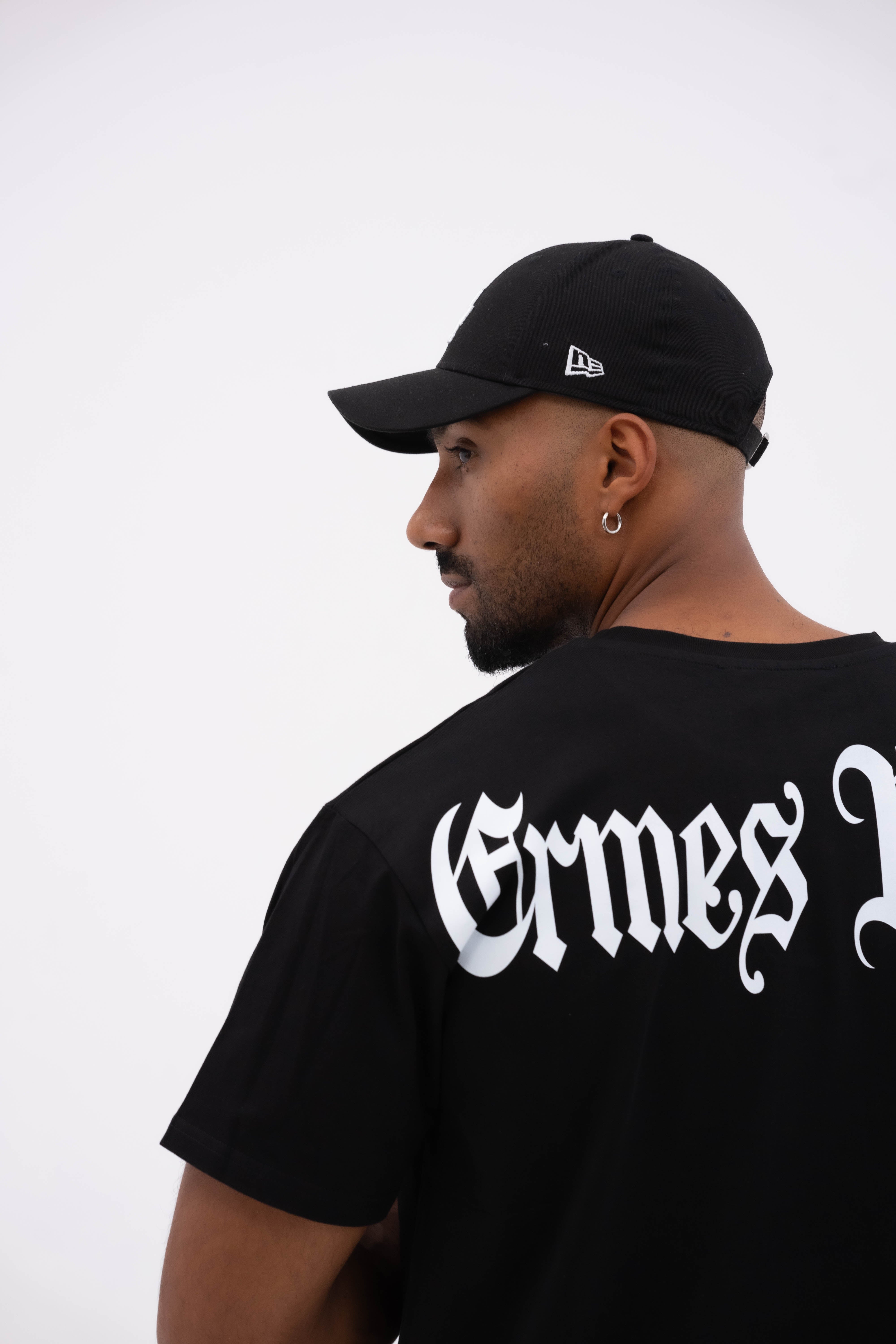 "Gothic" T-Shirt - Black